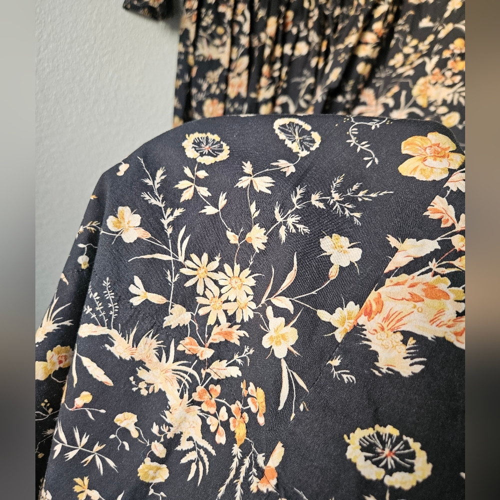 Doen Bijou in navy oak floral, large - Picture 8 of 11
